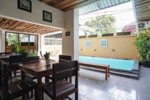 Πινγκ πονγκ στο Pudi Homestay ή εκεί κοντά