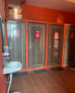 Gallery image of Yogg Hostel in Varanasi +57 photos