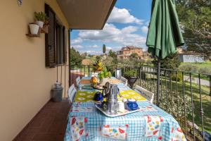 Φαγητό σε αυτό το διαμέρισμα ή κάπου εκεί κοντά