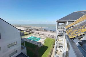 Bazén v ubytování Le 307 : Face à l'océan avec Piscine, accès plage nebo v jeho okolí