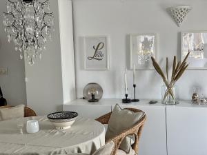 Zdjęcie z galerii obiektu Holiday Apartment Casa Granaas w mieście Mijas +25 zdjęć