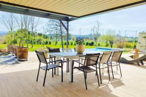 Fotografia z galérie ubytovania Villa La Lande - Piscine privée et climatisation v destinácii Trèbes
