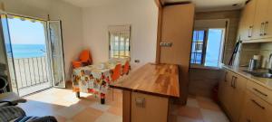Kuchnia lub aneks kuchenny w obiekcie POS, Apartamento pesquero en primera linea