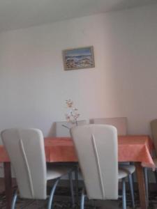 Fotografia z galérie ubytovania Apartments Smilje i Maslina v destinácii Gornji Karin