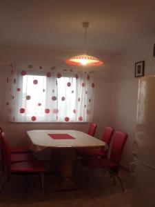 Fotografia z galérie ubytovania Apartments Smilje i Maslina v destinácii Gornji Karin