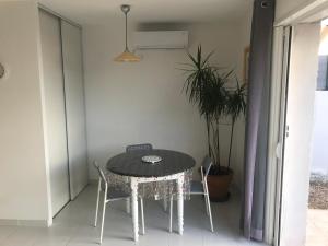 Gambar di galeri bagi Clement - Rez de villa - Vue Mer di Sari Solenzara
