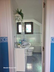 A bathroom at Meraki House 92B