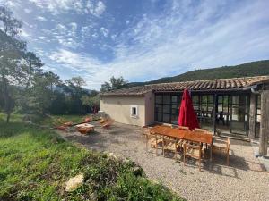 Zdjęcie z galerii obiektu Villa 200m2 au cœur des vignes- Golfe de St-Tropez w mieście La Môle
