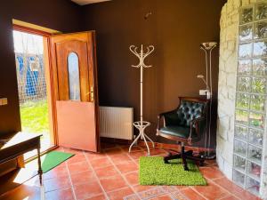 Posedenie v ubytovaní GreenPark Candy Apartments with Large Garden Close to Tokaj