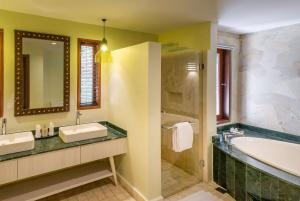 Vannituba majutusasutuses Sundancer Residences and Villas Lombok