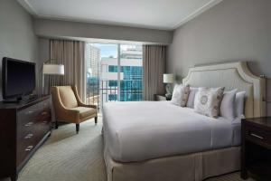 Cama ou camas em um quarto em Bristol Panama, a Registry Collection Hotel