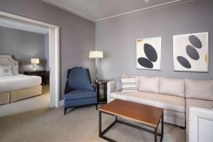 Uma área de estar em Bristol Panama, a Registry Collection Hotel