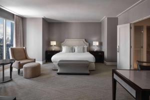 Cama ou camas em um quarto em Bristol Panama, a Registry Collection Hotel