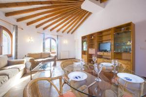 Część wypoczynkowa w obiekcie Villa Ortembach- PlusHolidays