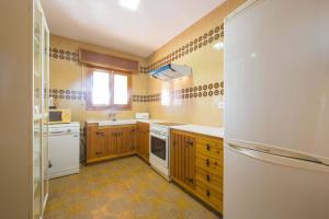 Kuchnia lub aneks kuchenny w obiekcie Villa Ortembach- PlusHolidays