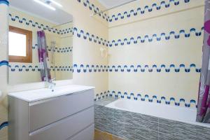 Łazienka w obiekcie Villa Ortembach- PlusHolidays