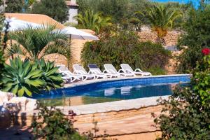 Bazén v ubytovaní Villa Paraiso - PlusHolidays alebo v jeho blízkosti