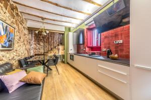 A television and/or entertainment centre at Casa Roja