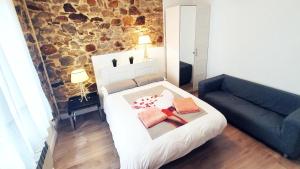 Postel nebo postele na pokoji v ubytování 2-TUUL ETXEA, Habitación doble a 8 km de Bilbao, Baño compartido