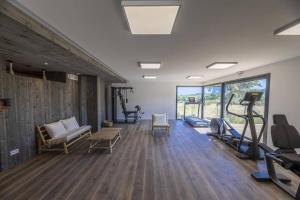 Posilňovňa alebo fitness centrum v ubytovaní Appartements Les Lofts de Sainte-Lucie-de-Porto-Vecchio + 33 fotografií