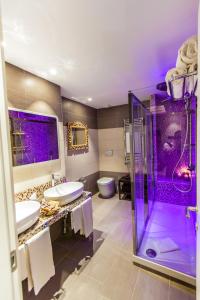 
Um banheiro em Calisto Luxury Trastevere
