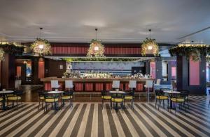 O lounge ou bar de Megasaray Westbeach Antalya