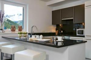 Kitchen o kitchenette sa Alpen Diamond Top 500