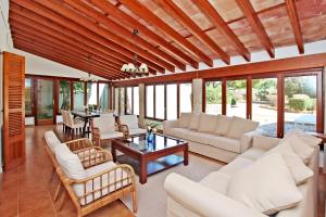 Posedenie v ubytovaní Villa Son Guinyol by Slow Villas + 37 fotografií