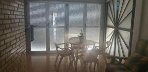 Zdjęcie z galerii obiektu Beautiful apartment with view on the sea with aircond. w mieście Benidorm