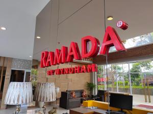 Vottorð, verðlaun, skilti eða annað skjal til sýnis á Ramada by Wyndham Yogyakarta