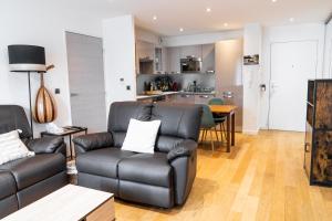 Posedenie v ubytovaní Convenient 2BR Apt near subway