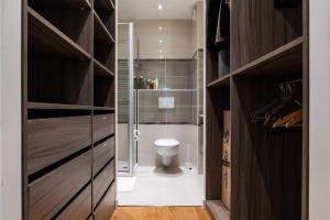 Kúpeľňa v ubytovaní Convenient 2BR Apt near subway