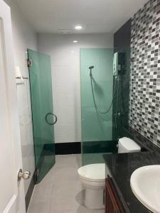 Ванна кімната в Thanyaporn Guest House - Don Mueang