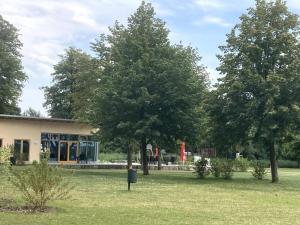 Κήπος έξω από το gemütliches Holzhaus am See +15 φωτογραφίες