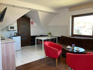 Kuchyňa alebo kuchynka v ubytovaní Apartamenty i Pokoje Na Letniej