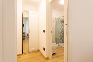 A bathroom at Italianflat - Vittoria Suite