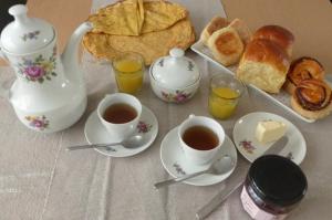 Jedlo v ubytovaní bed & breakfast alebo blízkom okolí