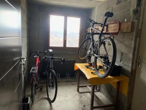 Jízda na kole v ubytování Le Sarana : 75m2, calme, belle vue avec terrasse. nebo okolí
