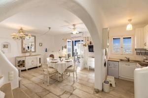 Kuchyň nebo kuchyňský kout v ubytování Mykonos Psarou Place