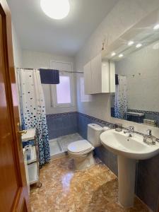 Et badeværelse på Atico duplex en Malgrat de Mar