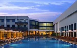 Bazen u ili blizu objekta Radisson Resort & Spa Kandla