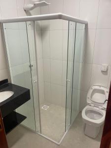 Ванна кімната в Casa geminada privativa com 2 quartos, cozinha e sala - sob nova direção, veja nota mas reserve o novo