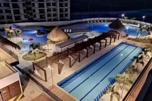 Bazén v ubytování Marquis Enclave, Condo With Pool Access and More nebo v jeho okolí