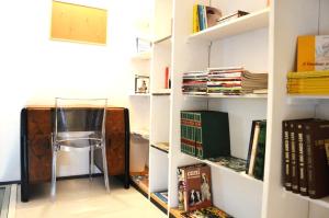 The library in Az apartmant