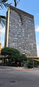 a large building with a lot of windows at Edifício Mirante do Vale in Sao Paulo