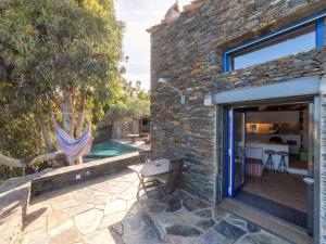 Fotografie z fotogalerie ubytování Beachfront house with private pool for up to 4 people v destinaci Cadaqués