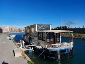 Gallery image of ibaia le bonheur in Frontignan +74 photos