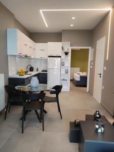 Η κουζίνα ή μικρή κουζίνα στο Kantouni House