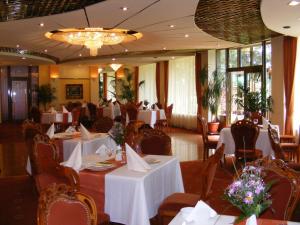 Restoran ili drugo mesto za obedovanje u objektu Best Western Silva Hotel