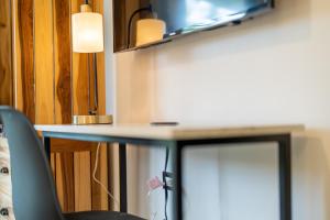 Sjónvarps- og/eða afþreyingartæki á Travellers Beach Resort